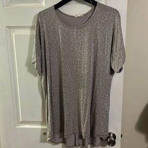 grey tunic leopard print tee. high low hem. stitch design across upper back